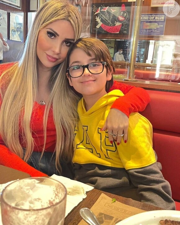 Lygia Fazio em foto com o filho mais velho, Davi