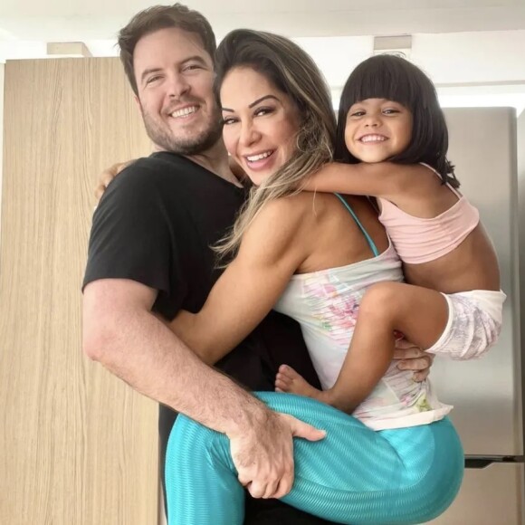 Maíra Cardi mostra a boa convivência entre Thiago Nigro e Sophia