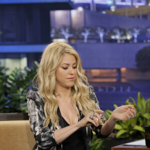 A cantora Shakira é uma apaixonada pelo universo da perfumaria e investiu parte de seu patrimônio em marca autoral