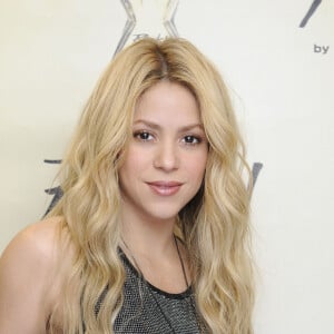 Parte da fortuna de R$ 1,5 bilhão de Shakira vem dos perfumes lançados pela cantora