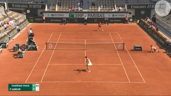 Cena da semifinal de Roland Garros em que Bia virou o jogo sobre a ternista Jabeur