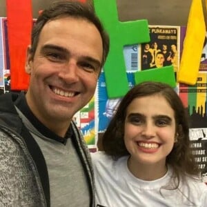 Valentina é a filha mais velha de Tadeu Schmidt e tem 20 anos.