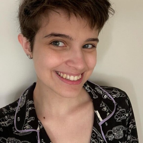 Valentina recentemente mudou o seu corte de cabelo e compartilhou o momento nas redes sociais.