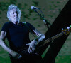 Roger Waters usa um uniforme para criticar o nazismo em música, mas essa crítica pode gerar sua prisão no Brasil