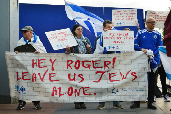 Roger Waters vem enfrentando protestos da comunidade judaica por conta de uniforme nazista