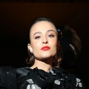 Larissa Manoela na Semana de Moda de Paris em outubro de 2022