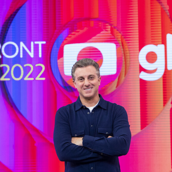 Luciano Huck criticou ainda a falta de conforto no submarino que tinha como missão levar passageiros para ver os destroços do Titanic: 'Tamanho de um bote inflável, tem nem cadeira para sentar, aí desce com um joystick, uma janelinha, para ver um navio que morreu 1.600 pessoas'