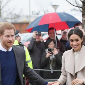 Príncipe Harry e Meghan Markle: ainda de acordo com a Flash!, a única solução para os Sussex manterem o padrão de vida seria recorrer ao Rei Charles III