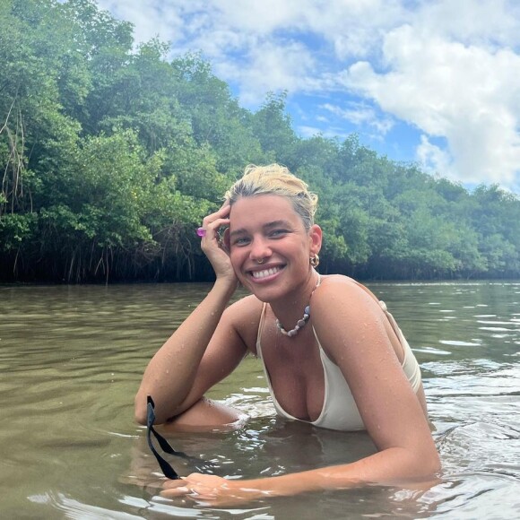 Bruna Liznmeyer, no "Quem Pode, Pod", diz ter achado fotos suas aos 13 anos beijando uma amiga