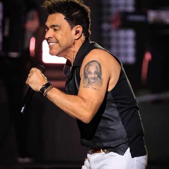 Zezé Di Camargo precisou radicalizar seu estilo de vida após ser diagnosticado com esteatose hepática, distúrbio caracterizado pelo excesso de gordura no fígado