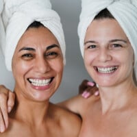 Pele madura e bem-cuidada, sempre! 8 dicas de skincare simples e minimalista para mulheres acima dos 50 anos