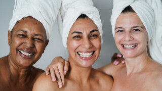 Pele madura e bem-cuidada, sempre! 8 dicas de skincare simples e minimalista para mulheres acima dos 50 anos