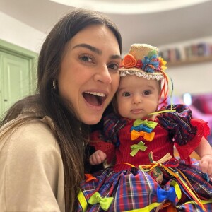 Tereza, filha de Thaila Ayala e Renato Góes, tem apenas dois meses