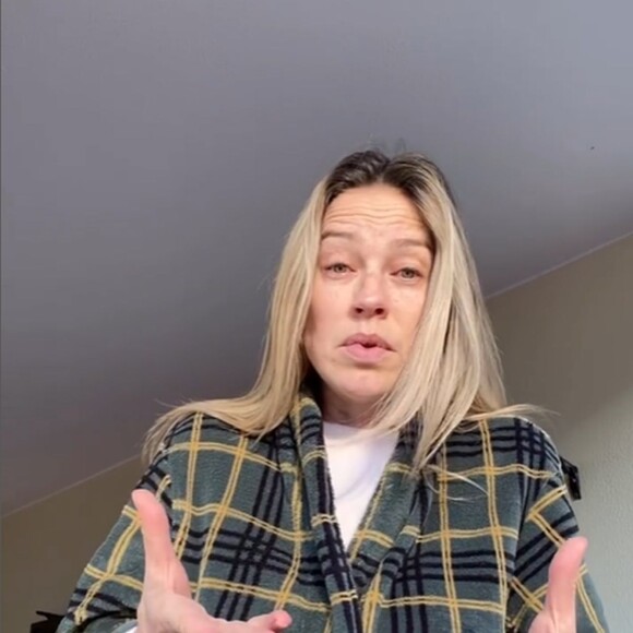 Luana Piovani recentemente teve uma briga na Justiça com Pedro Scooby pela guarda de seus filhos.