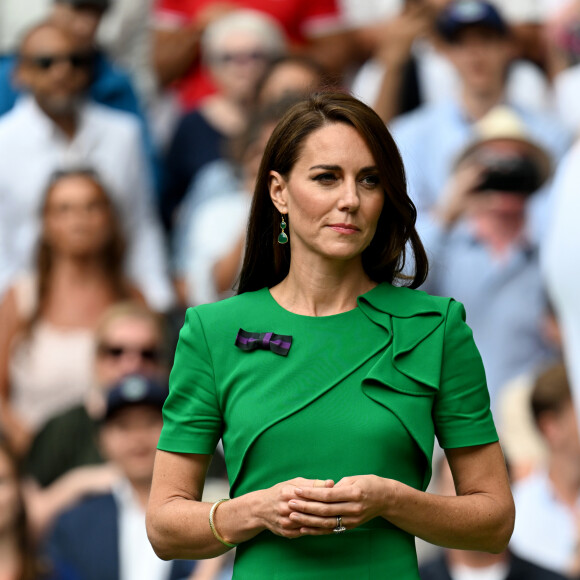 Kate Middleton teria falado com todos os gandulas do torneio de tênis na final de Wimbledon, mas se esqueceu de cumprimentar o primeiro da fila