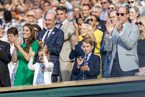 Kate Middleton vai à final de Wimbledon acompanhada de Príncipe William, Príncipe George, Príncipe Louis e Princesa Charlotte