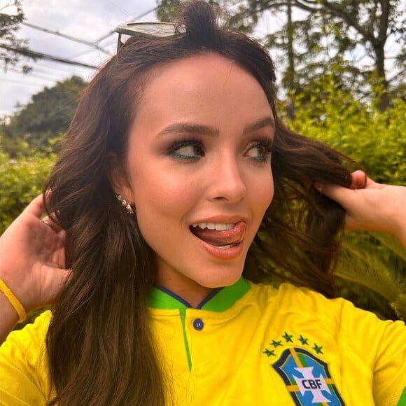 Larissa Manoela tem faturamento mensal em torno de R$ 1 milhão a R$ 2 milhões, segundo o Jornal do Bolsão