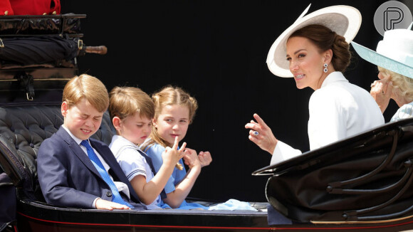 Kate Middleton cozinha ao lado dos filhos na hora do jantar