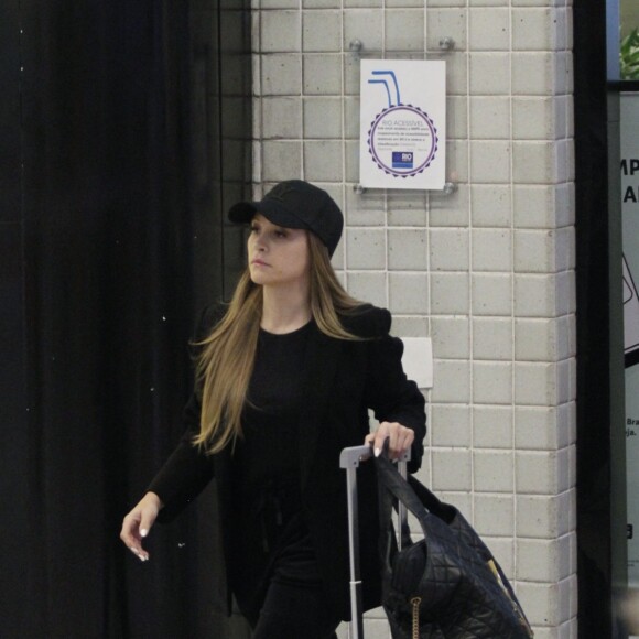 Carla Diaz parecia estar com o semblante abatido