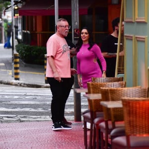 Bruna Biancardi na tendência Barbiecore! Influenciadora escolheu um vestido rosa justinho para a gravação