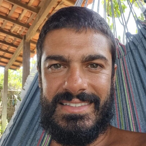 Eduardo Paduan teria sido visto em clima de romance com Preta Gil em um restaurante, de acordo com o colunista Erlan Bastos, do Em OFF