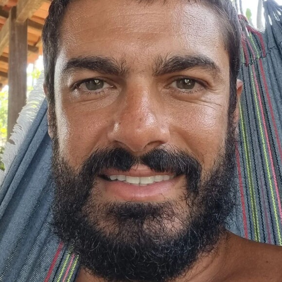 Eduardo Paduan teria sido visto em clima de romance com Preta Gil em um restaurante, de acordo com o colunista Erlan Bastos, do Em OFF