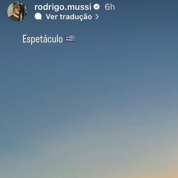 Ambos publicaram um por do sol na Grécia