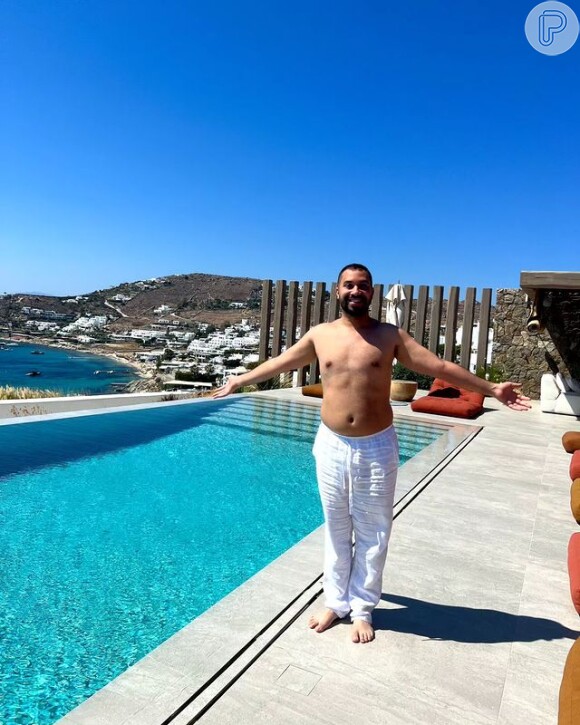 De férias com a Anitta, Gil do Vigor gasta R$ 52 mil com hospedagem na Grécia