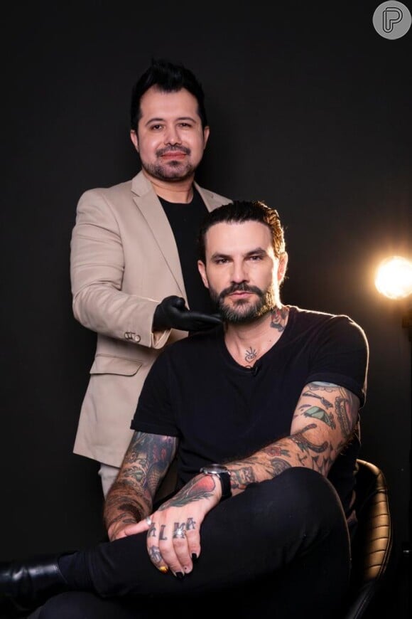 Wagner Santiago fez harmonização peniana com o biomédico Vitor Mello, especialista em estética masculina