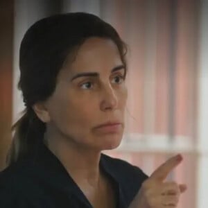 Irene (Gloria Pires) vai ficar irritada com a decisão do marido, Antônio (Tony Ramos), em optar por Caio (Cauã Reymond) como o futuro responsável pela empresa familiar.