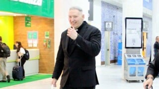 Erg-Whey as mãos! Corpo malhado de Padre Marcelo Rossi movimenta as redes sociais. Fotos!