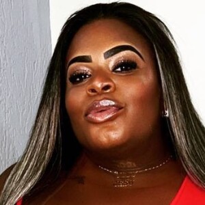 Jojo Todynho está se recuperando da operação em casa