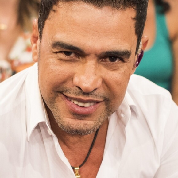 Zezé Di Camargo revelou que sonha com o pai já morto pelo menos 3 vezes por semana.