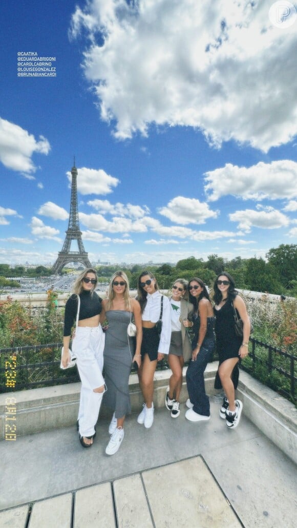 Bruna Biancardi compartilha fotos de passeio com as amigas por Paris, sem a presença de Neymar