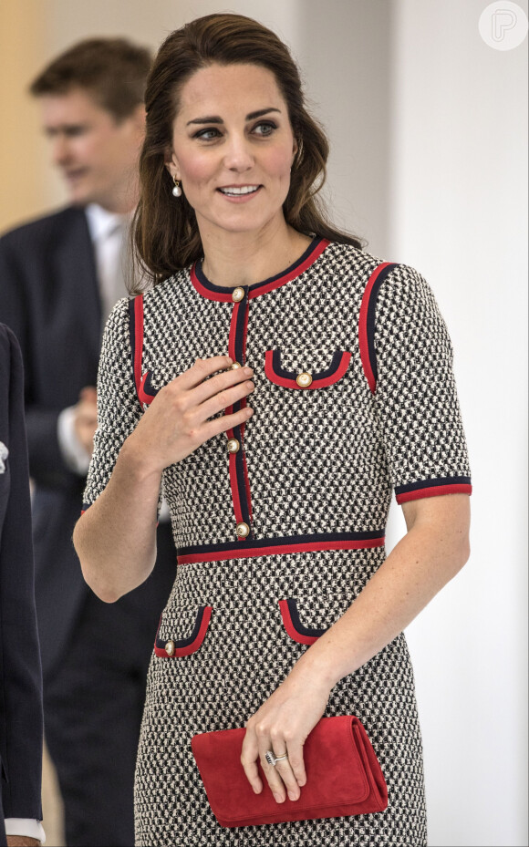 Kate Middleton era plebeia antes de entrar para a família real, mas princesa não tem origem pobre