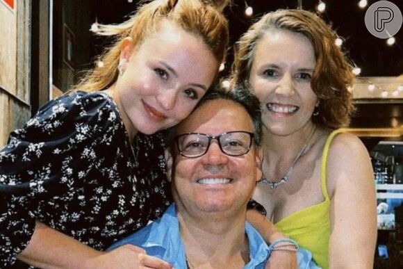 Segundo Leo Dias, mansão de Larissa Manoela em Orlando está no nome dos pais da atriz