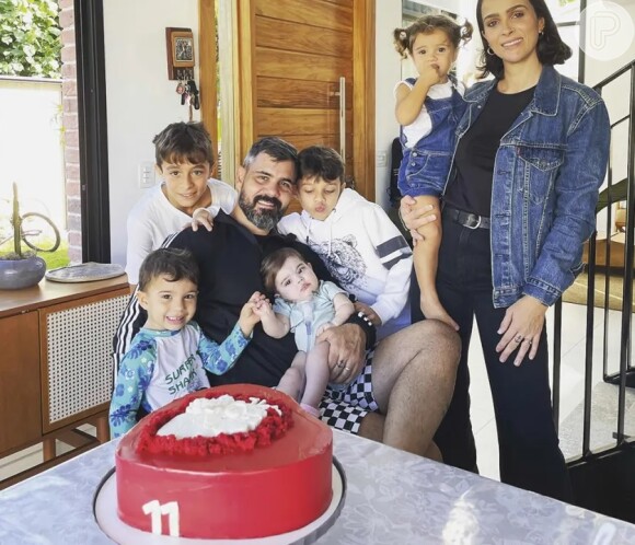 Juliano Cazarré é pai atualmente de 5 filhos, mas ele não descarta a possibilidade da família aumentar.