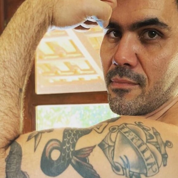 Juliano Cazarré é um dos atores mais vistos na Globo dos últimos anos, ele trabalha para também sustentar a família grande.