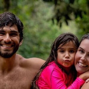 Deborah Secco é casada com Hugo Moura