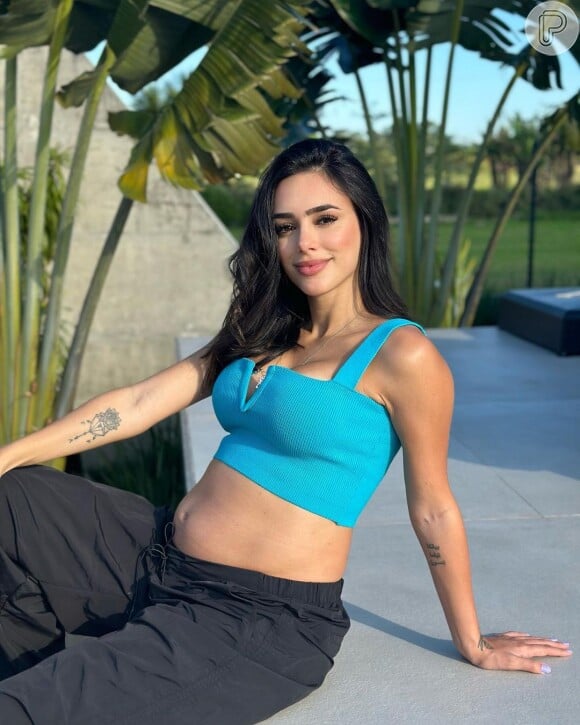 Bruna Biancardi também não tem usado peças que deixam sua barriga de fora