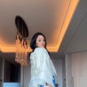 Bruna Biancardi tem usado vestidos longos na Arábia Saudita