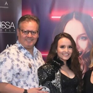 Mãe de Larissa Manoela, Silvana Taques teria usado dinheiro da filha para entrar de sócia em empresa da comadre. Fábrica de sorvetes foi aberta em cidade a 167 km de Guarapuava, onde a atriz nasceu