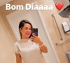 Deolane Bezerra compartilhou foto de camisola em banheiro de hospital nesta manhã de terça-feira 29 de agosto de 2023