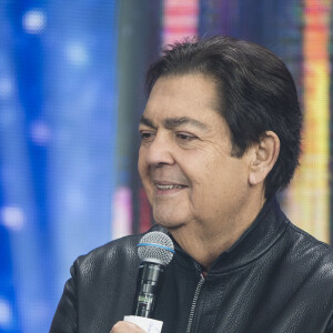 Faustão fez um esclarecimento quanto a rapidez da sua cirurgia e elogiou o SUS