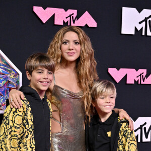 Shakira e os filhos Milan e Sasha foram para o VMA 2023 estilosos e poderosos