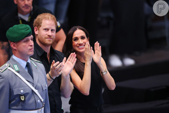 Meghan Markle compareceu ao evento sem a aliança de noivado com Príncipe Harry