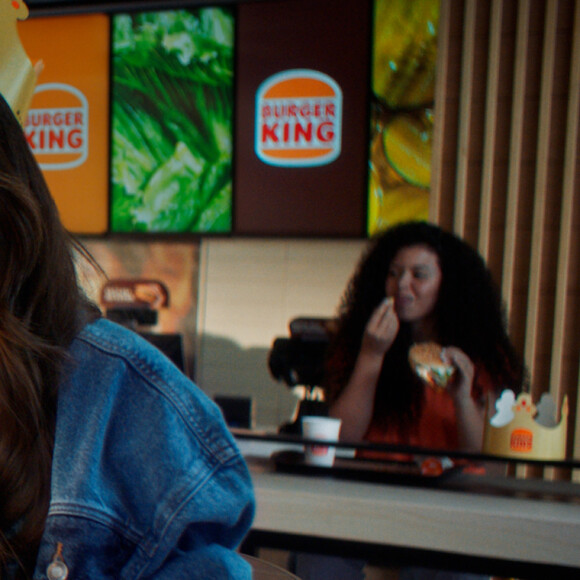 Larissa Manoela ganhou R$ 2 milhões para estrelar o comercial do Burger King. Informação é do site Oops, do jornalista Ricardo Feltrin