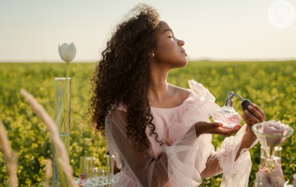 Os 6 melhores perfumes para as mulheres românticas