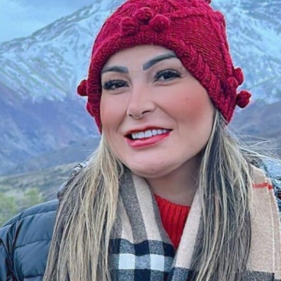 Andressa Urach retorna ao Instagram após ter conta suspensa na rede social
