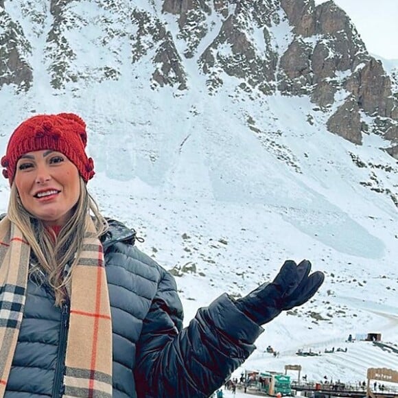 Andressa Urach volta ao Instagram após ter conta suspensa e brinca: 'Meu nome a partir de hoje é Andressa Fênix'